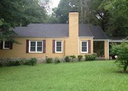 Pre-foreclosure in  VENETIAN DR SW Atlanta, GA 30311