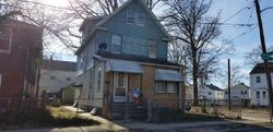 Pre-foreclosure in  MITCHELL PL Newark, NJ 07114