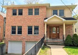  George St, Roslyn Heights NY
