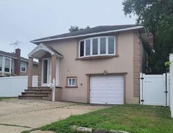 Pre-foreclosure in  WASHINGTON ST Baldwin, NY 11510