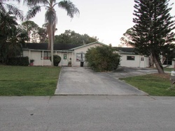 Pre-foreclosure in  SE AIRES LN Port Saint Lucie, FL 34984