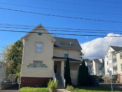Pre-foreclosure in  CHAPMAN ST New Britain, CT 06051