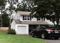 Pre-foreclosure Listing in LITTLE HILL DR STAMFORD, CT 06905