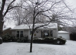 Pre-foreclosure in  SAINT JAMES ST Rolling Meadows, IL 60008