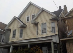 Pre-foreclosure Listing in W DIAMOND AVE HAZLETON, PA 18201