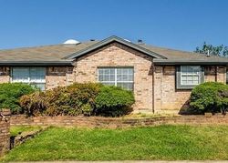 Pre-foreclosure Listing in VALLEYBROOKE CT ARLINGTON, TX 76001