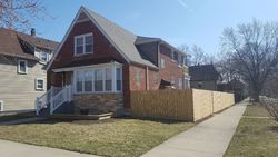 Pre-foreclosure in  W BYRON ST Chicago, IL 60634