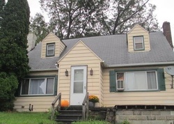 Pre-foreclosure in  ERICKSON DR Johnstown, PA 15904