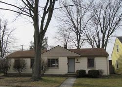 Pre-foreclosure Listing in CAVOUR ST LIVONIA, MI 48154