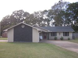 Pre-foreclosure Listing in TWIN LAKES DR NATCHITOCHES, LA 71457