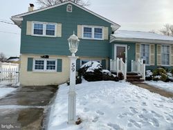 Pre-foreclosure Listing in PLEASANT VALLEY DR WOODBURY, NJ 08096