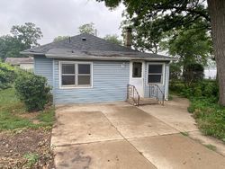 Pre-foreclosure Listing in N PARK LN W ANTIOCH, IL 60002