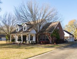Pre-foreclosure in  TAN TARA CIR Lake Charles, LA 70611