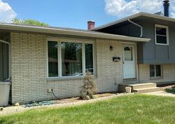 Pre-foreclosure in  OAKWOOD AVE Lansing, IL 60438