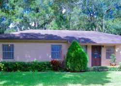 Pre-foreclosure in  TARPON DR Tampa, FL 33617
