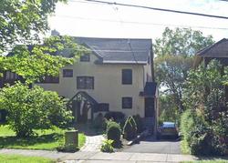 Pre-foreclosure in  LINCOLN PARK DR Syracuse, NY 13203