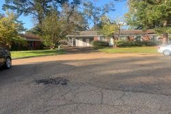 Pre-foreclosure in  QUEEN ALMA DR Jackson, MS 39209