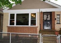 Pre-foreclosure in  S KINGSTON AVE Chicago, IL 60617