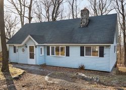 Pre-foreclosure Listing in MONDAMIN RD HIGHLAND LAKES, NJ 07422