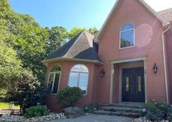 Pre-foreclosure in  SAND HILL LN Glastonbury, CT 06033