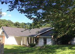 Pre-foreclosure in  SUMMIT RIDGE DR Vicksburg, MS 39180