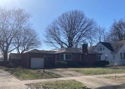 Pre-foreclosure in  GRAND AVE Granite City, IL 62040