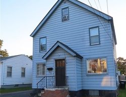 Pre-foreclosure in  ROXFORD RD N Syracuse, NY 13208