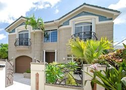 Pre-foreclosure in  CENTER AVE Fort Lauderdale, FL 33305