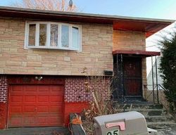 Pre-foreclosure Listing in W 11TH ST HUNTINGTON STATION, NY 11746