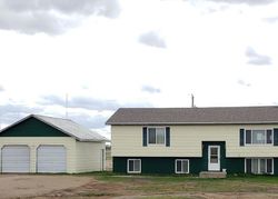 Pre-foreclosure in  84TH AVE SE Jamestown, ND 58401