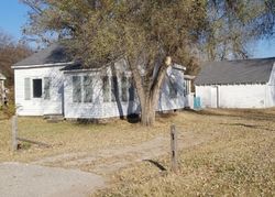 Pre-foreclosure Listing in N PLUM ST HUTCHINSON, KS 67502