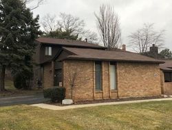 Pre-foreclosure Listing in BORDEAUX ST WEST BLOOMFIELD, MI 48323