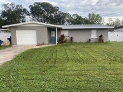 Pre-foreclosure in  48TH STREET CT W Palmetto, FL 34221