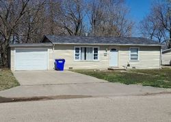 Pre-foreclosure Listing in MOSS CIR JUNCTION CITY, KS 66441