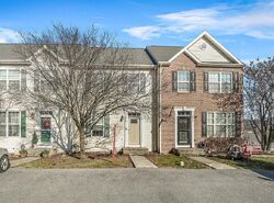 Pre-foreclosure in  HILLSIDE WAY Waynesboro, PA 17268