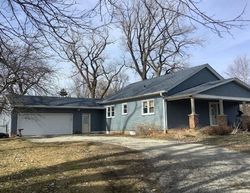 Pre-foreclosure Listing in N QUEEN ANNE RD WOODSTOCK, IL 60098