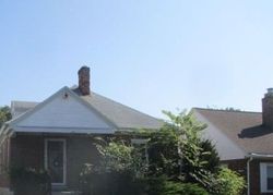 Pre-foreclosure in  CENTER VIEW DR Troy, NY 12180