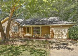 Pre-foreclosure in  MENOLA AVE Charleston, SC 29414