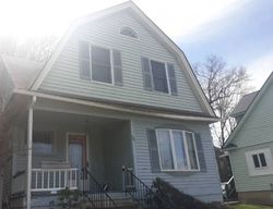 Pre-foreclosure Listing in MERIDEN RD WATERBURY, CT 06705