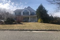 Pre-foreclosure Listing in SCOTT LN MANORVILLE, NY 11949