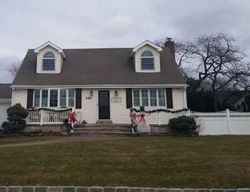 Pre-foreclosure in  LIDO PKWY Lindenhurst, NY 11757