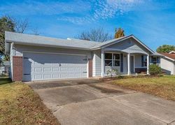 Pre-foreclosure in  HOUNDS HILL DR Florissant, MO 63034
