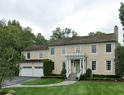 Pre-foreclosure in  SHORE DR Larchmont, NY 10538