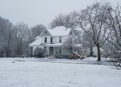 Pre-foreclosure Listing in N MCLEANSBORO ST BENTON, IL 62812