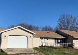 Pre-foreclosure Listing in TRINTON CIR BEDFORD, IN 47421