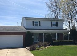 Pre-foreclosure Listing in W 28TH PL ZION, IL 60099