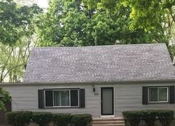 Pre-foreclosure Listing in W 58TH AVE MERRILLVILLE, IN 46410