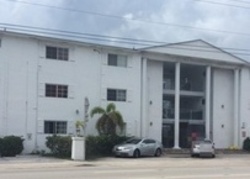 Pre-foreclosure in  NE 6TH AVE  Miami, FL 33161