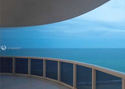 Pre-foreclosure in  COLLINS AVE  North Miami Beach, FL 33160