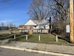 Pre-foreclosure in  OAKLAND PARK AVE Columbus, OH 43224